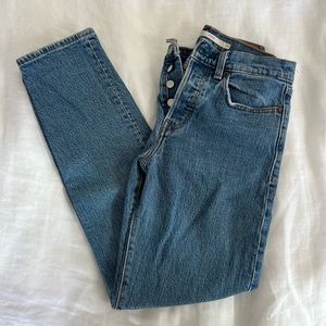 Levi’s Wedgie Jean Size 26
